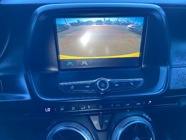 Chevrolet Camaro Vehicle Full-screen Gallery Image 11