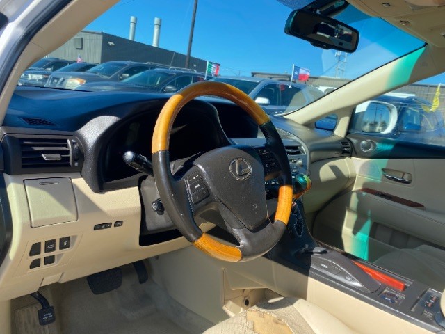 Lexus RX 350 Vehicle Full-screen Gallery Image 09