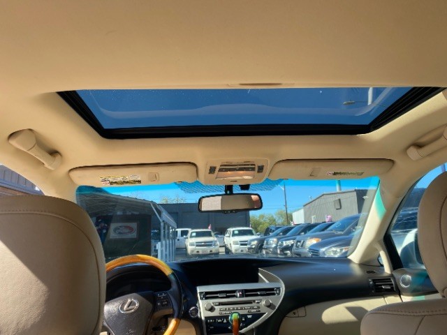 Lexus RX 350 Vehicle Full-screen Gallery Image 12