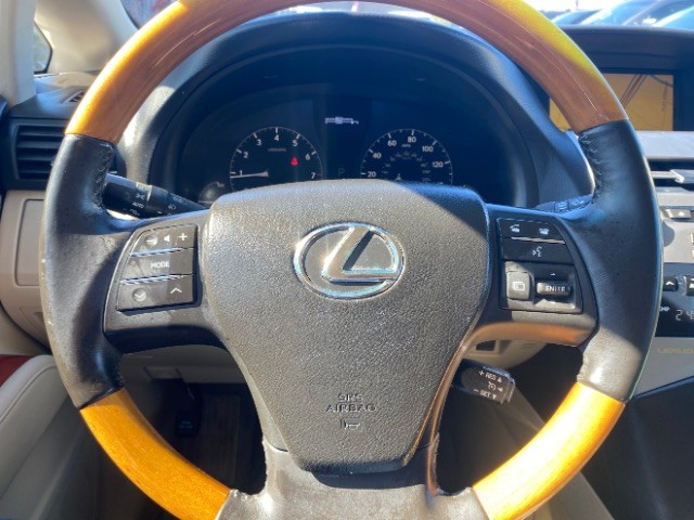 Lexus RX 350 Vehicle Full-screen Gallery Image 15