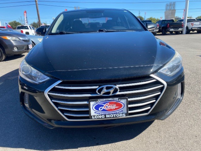 Hyundai Elantra Vehicle Full-screen Gallery Image 02