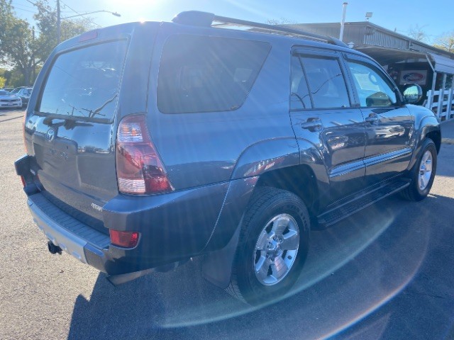 Toyota 4Runner Vehicle Full-screen Gallery Image 05