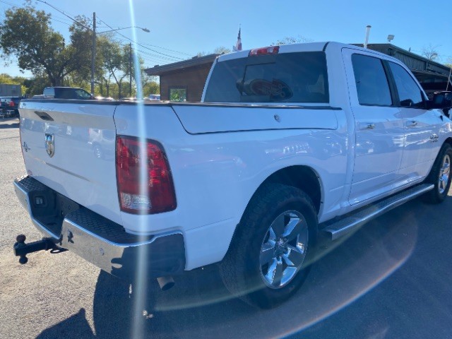 Ram 1500 Vehicle Full-screen Gallery Image 05