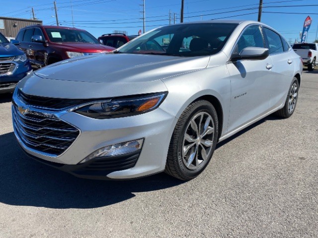 Chevrolet Malibu Vehicle Full-screen Gallery Image 03