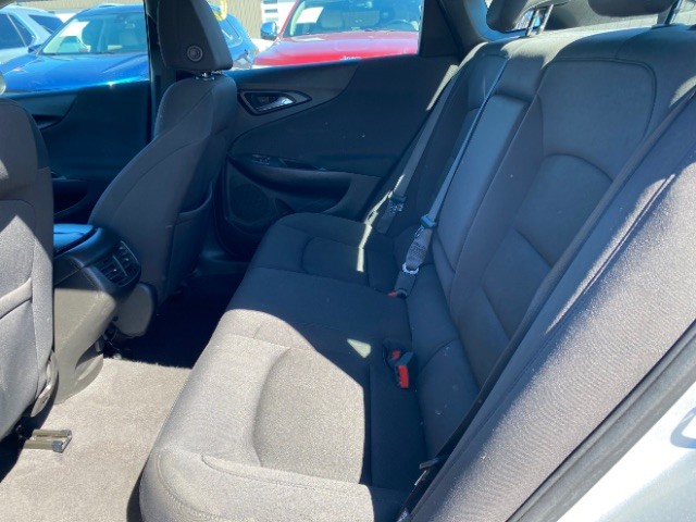 Chevrolet Malibu Vehicle Full-screen Gallery Image 06