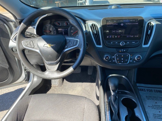 Chevrolet Malibu Vehicle Full-screen Gallery Image 11