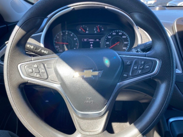 Chevrolet Malibu Vehicle Full-screen Gallery Image 14