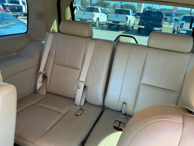 Chevrolet Tahoe Vehicle Full-screen Gallery Image 07