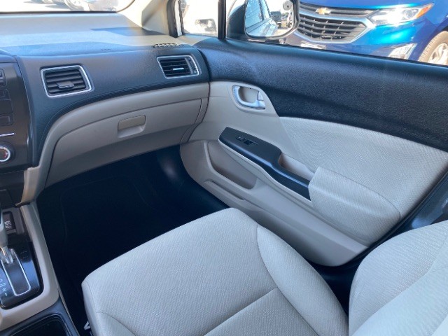 Honda Civic Sedan Vehicle Full-screen Gallery Image 09