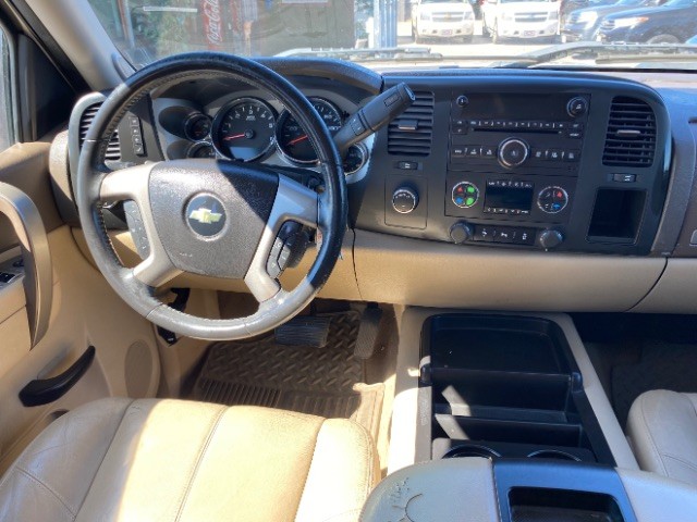 Chevrolet Silverado 1500 Vehicle Full-screen Gallery Image 09