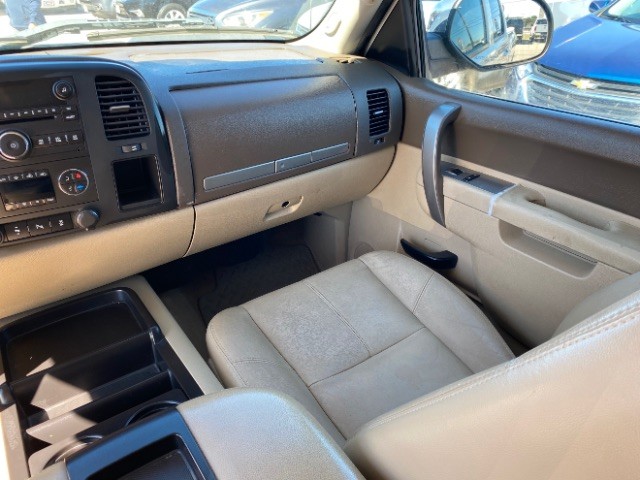 Chevrolet Silverado 1500 Vehicle Full-screen Gallery Image 11