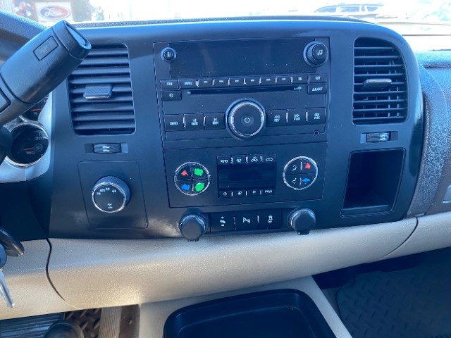 Chevrolet Silverado 1500 Vehicle Full-screen Gallery Image 12