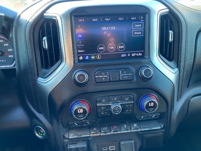 Chevrolet Silverado 1500 Vehicle Full-screen Gallery Image 12