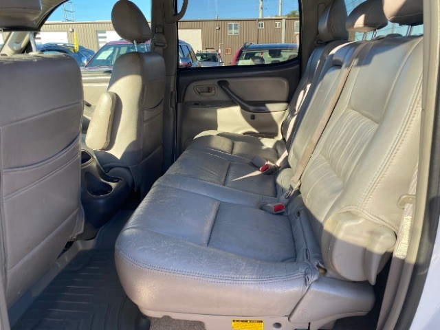 Toyota Tundra Vehicle Full-screen Gallery Image 07