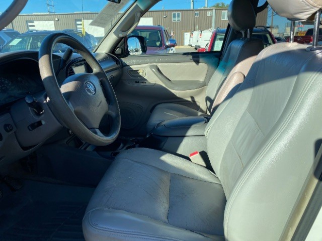 Toyota Tundra Vehicle Full-screen Gallery Image 08