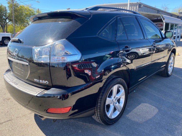 Lexus RX 330 Vehicle Full-screen Gallery Image 05