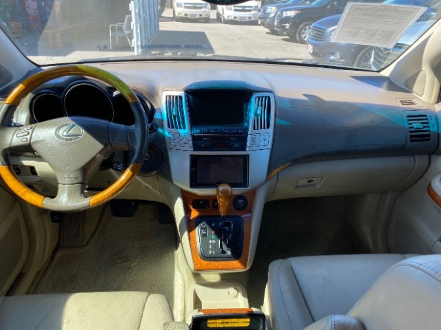 Lexus RX 330 Vehicle Full-screen Gallery Image 06