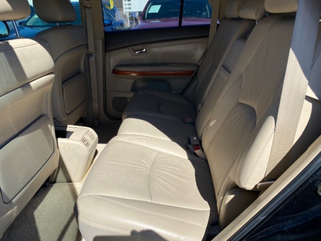 Lexus RX 330 Vehicle Full-screen Gallery Image 07