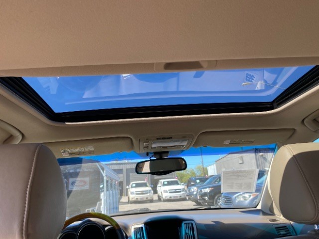 Lexus RX 330 Vehicle Full-screen Gallery Image 12