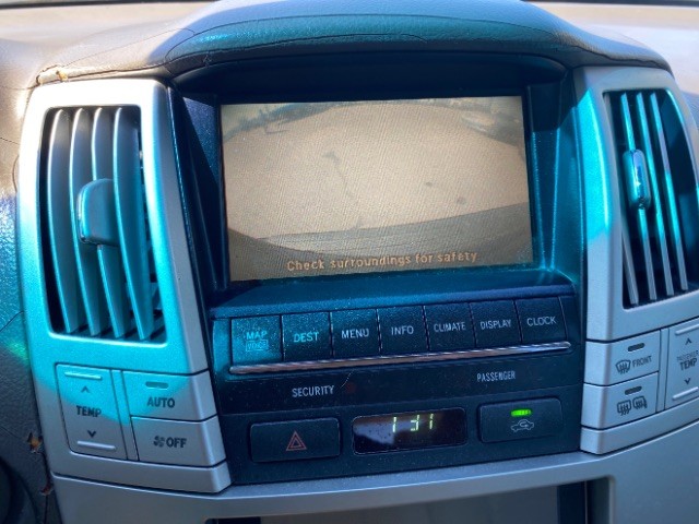 Lexus RX 330 Vehicle Full-screen Gallery Image 14