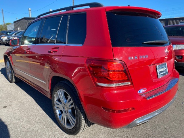 Mercedes-Benz GLK-Class Vehicle Full-screen Gallery Image 04