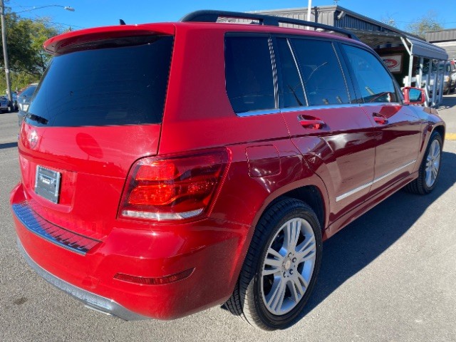 Mercedes-Benz GLK-Class Vehicle Full-screen Gallery Image 05