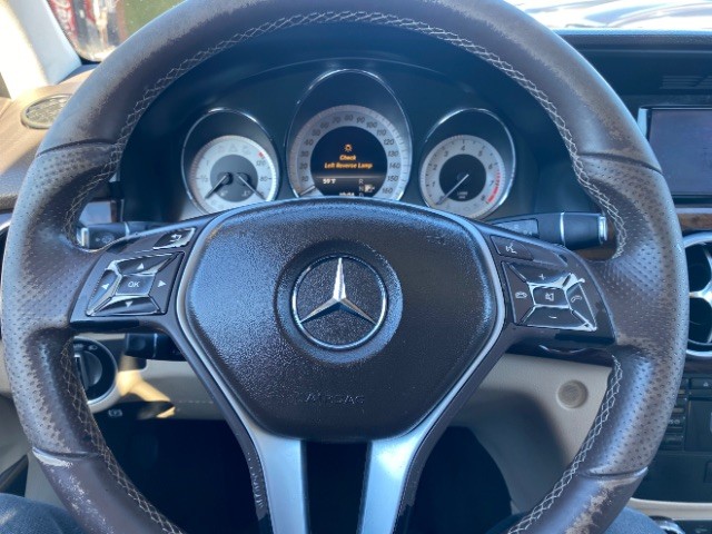 Mercedes-Benz GLK-Class Vehicle Full-screen Gallery Image 14