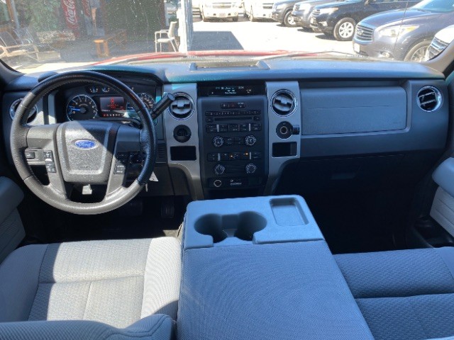 Ford F-150 Vehicle Full-screen Gallery Image 06