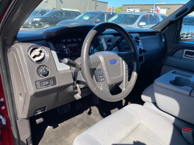 Ford F-150 Vehicle Full-screen Gallery Image 09