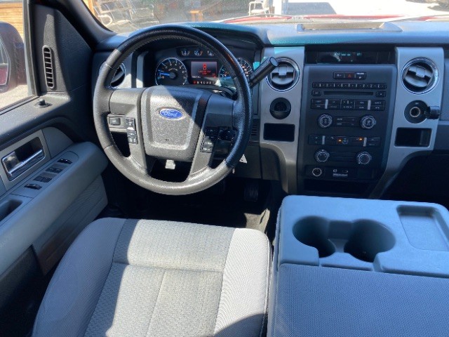 Ford F-150 Vehicle Full-screen Gallery Image 11