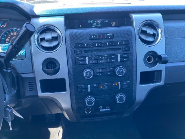 Ford F-150 Vehicle Full-screen Gallery Image 12