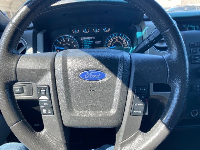 Ford F-150 Vehicle Full-screen Gallery Image 13