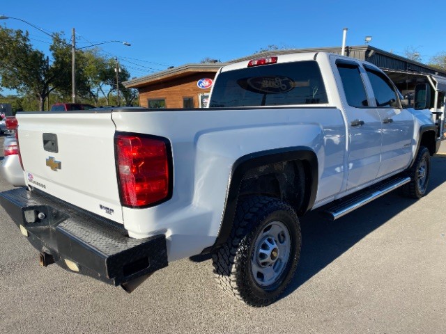 Chevrolet Silverado 2500HD Vehicle Full-screen Gallery Image 05