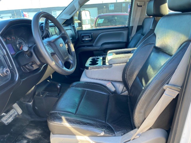 Chevrolet Silverado 2500HD Vehicle Full-screen Gallery Image 08