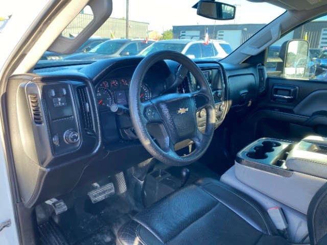 Chevrolet Silverado 2500HD Vehicle Full-screen Gallery Image 09