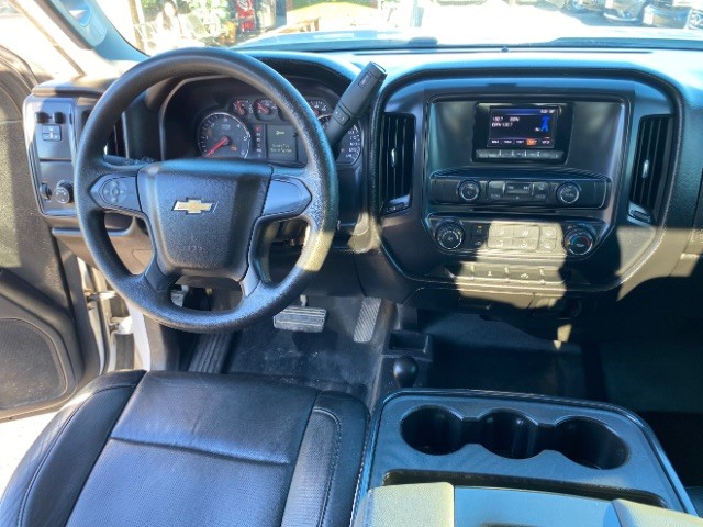 Chevrolet Silverado 2500HD Vehicle Full-screen Gallery Image 11