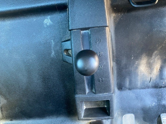 Chevrolet Silverado 2500HD Vehicle Full-screen Gallery Image 12