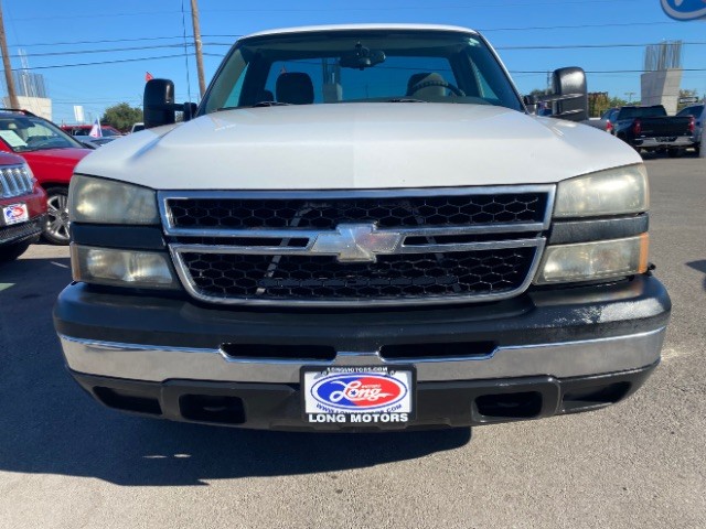 Chevrolet Silverado 1500 Vehicle Full-screen Gallery Image 02