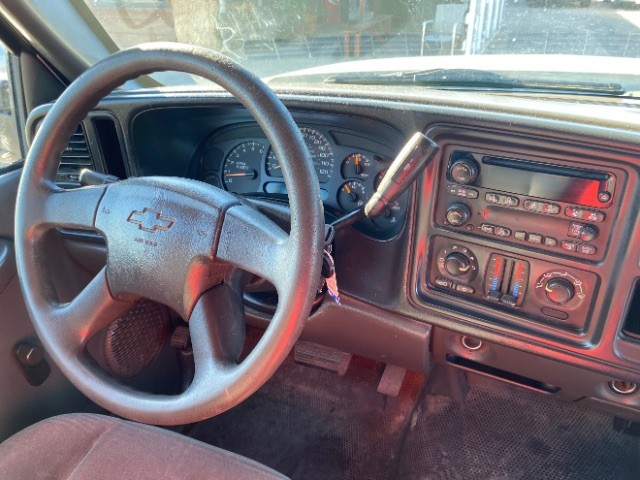 Chevrolet Silverado 1500 Vehicle Full-screen Gallery Image 10