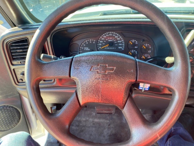 Chevrolet Silverado 1500 Vehicle Full-screen Gallery Image 11