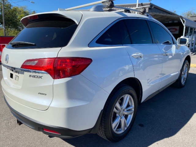 Acura RDX Vehicle Full-screen Gallery Image 05