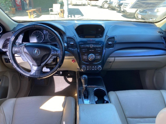 Acura RDX Vehicle Full-screen Gallery Image 06