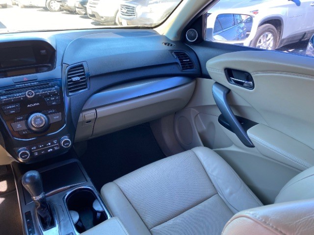 Acura RDX Vehicle Full-screen Gallery Image 10