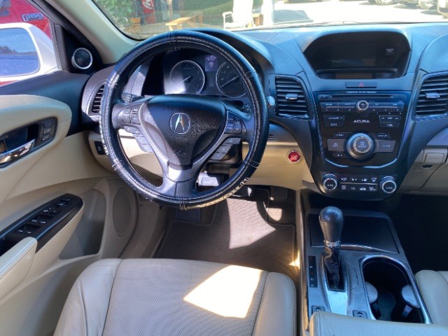 Acura RDX Vehicle Full-screen Gallery Image 11