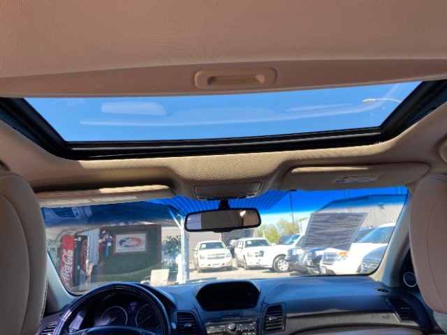 Acura RDX Vehicle Full-screen Gallery Image 12