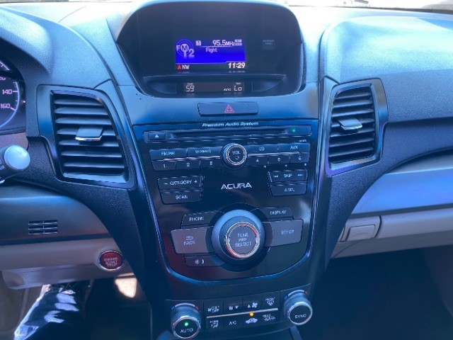 Acura RDX Vehicle Full-screen Gallery Image 13