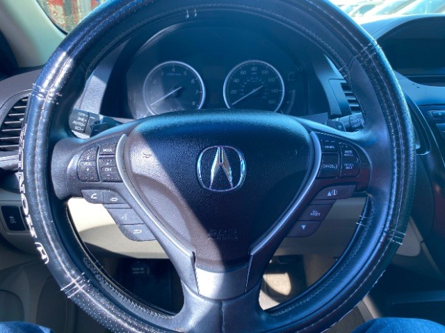 Acura RDX Vehicle Full-screen Gallery Image 15