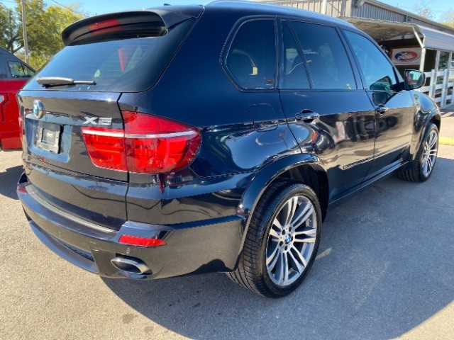 BMW X5 Vehicle Full-screen Gallery Image 06