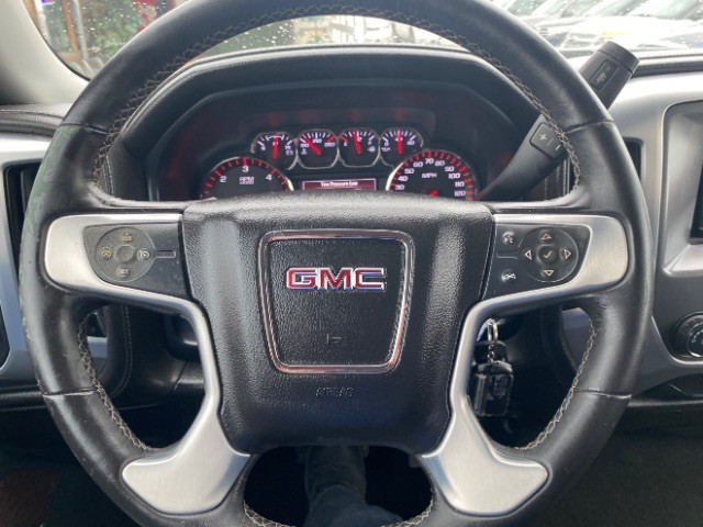 GMC Sierra 1500 Vehicle Full-screen Gallery Image 14