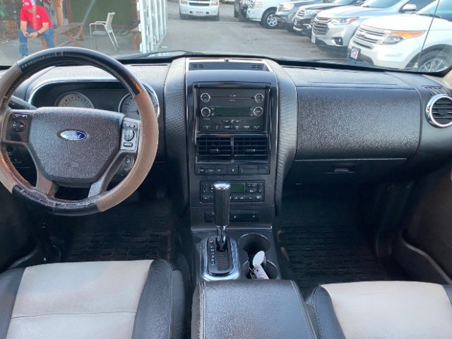 Ford Explorer Sport Trac Vehicle Full-screen Gallery Image 06